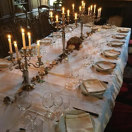 Couette-café Chateau De Bourgon *