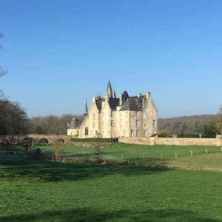 Chateau De Bourgon Couette-café 4*