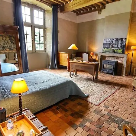 Chateau De Bourgon Couette-café