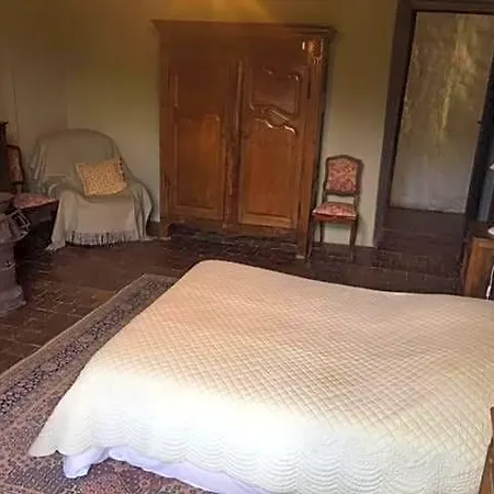 Couette-café Chateau De Bourgon 4*