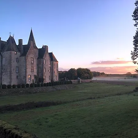 Chateau De Bourgon 4*