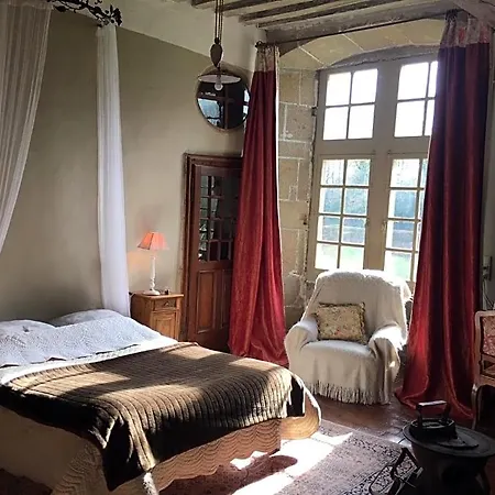 Couette-café Chateau De Bourgon 4*