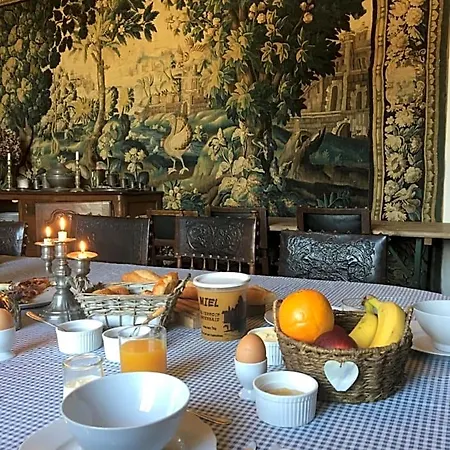 Chateau De Bourgon Couette-café