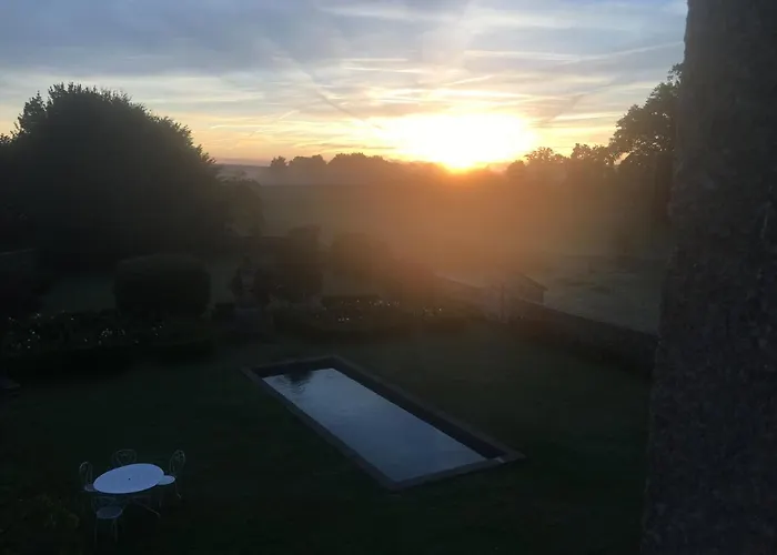 Couette-café Chateau De Bourgon