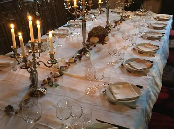 Couette-café Chateau De Bourgon 4*