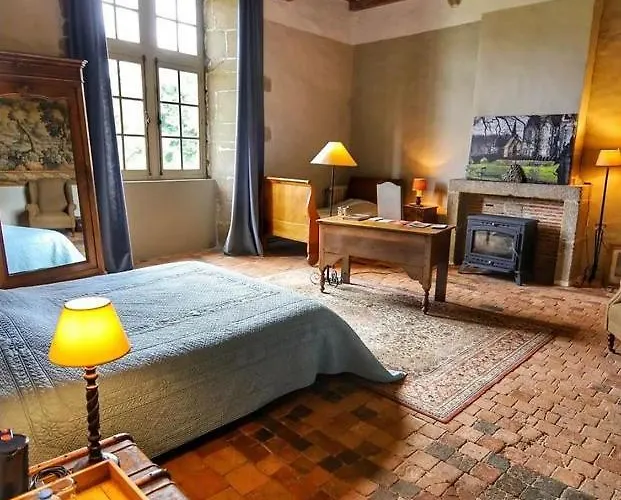 Chateau De Bourgon Couette-café