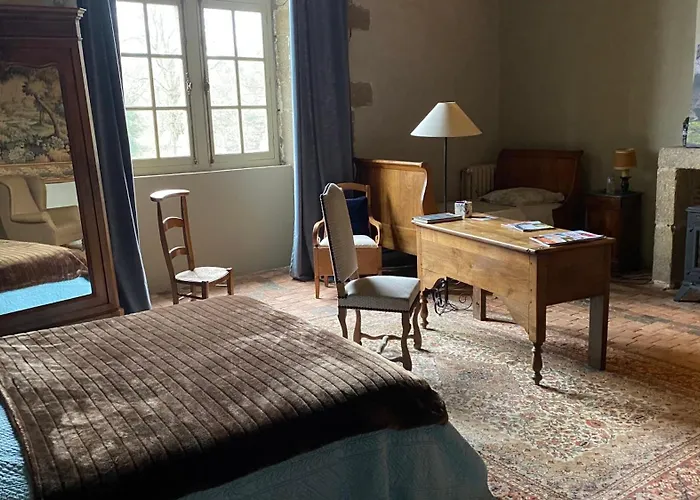 Chateau De Bourgon Couette-café